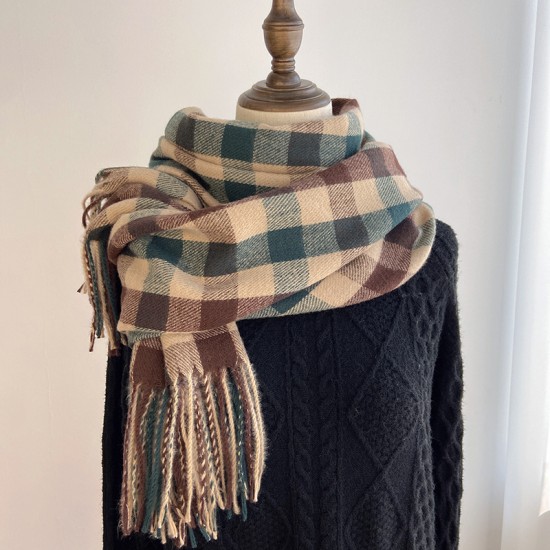 Versatile retro style checkerboard scarf